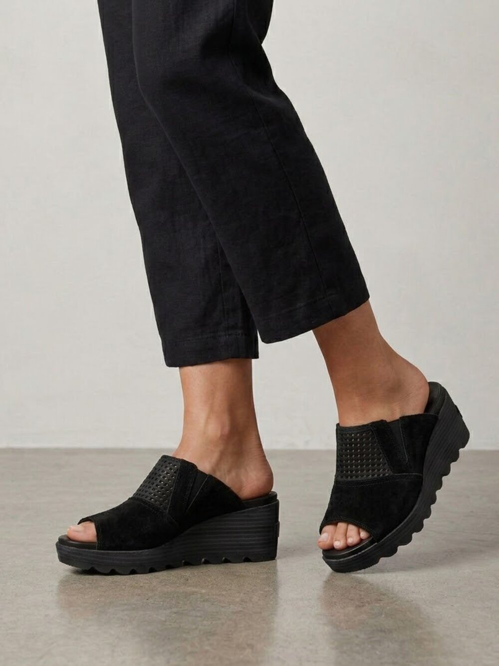 Sorel black slip on open toe platform shoes size 8.5